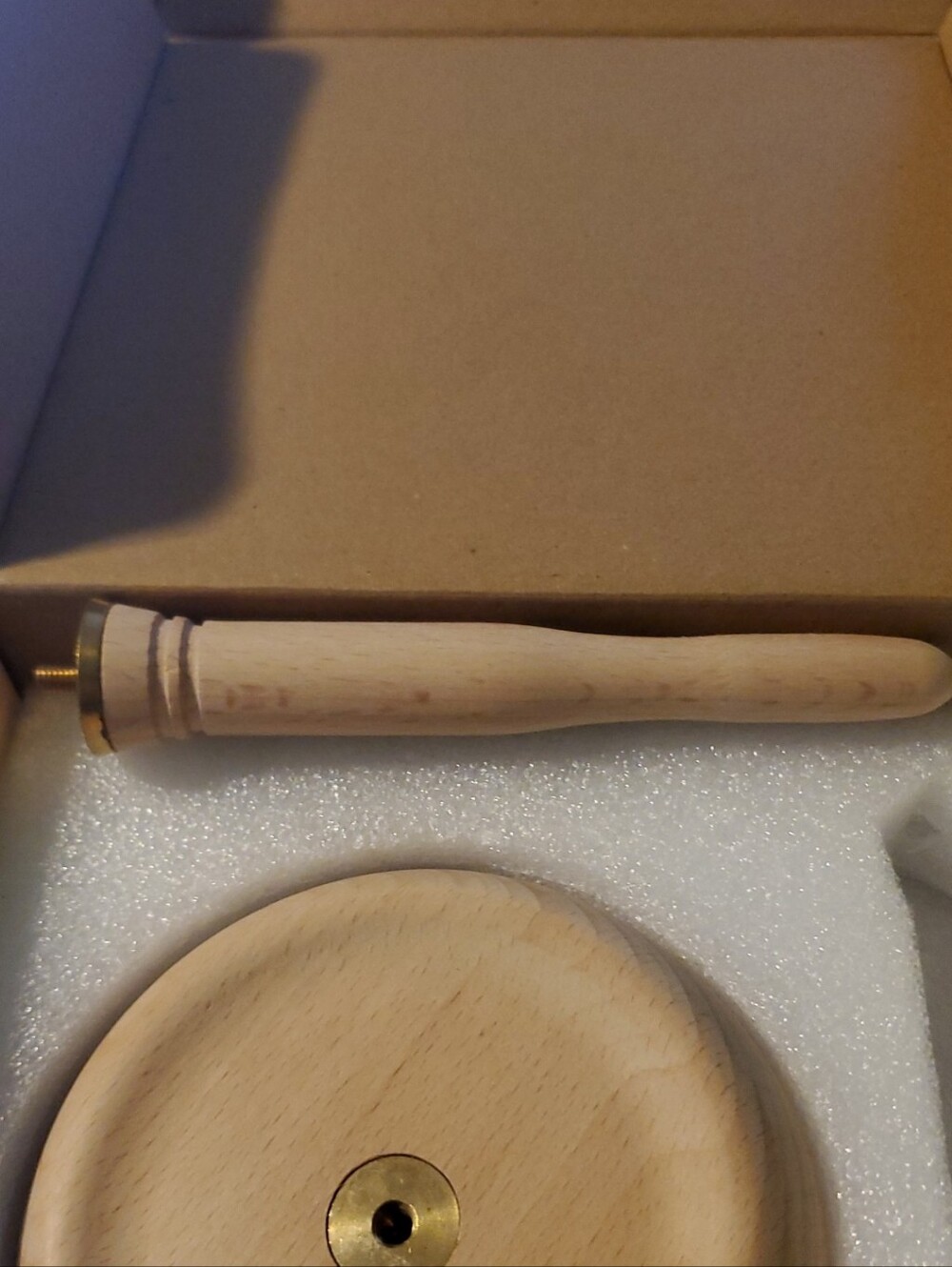 Yarn Ball Holder Made Of Beech NIB Spindle & Pedestal - Picture 5 of 9